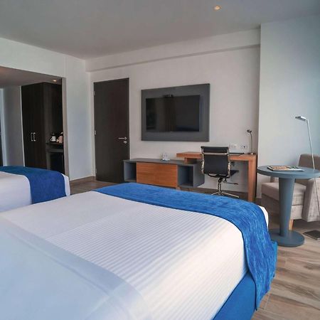 Готель Wyndham Guayaquil, Puerto Santa Ana Екстер'єр фото