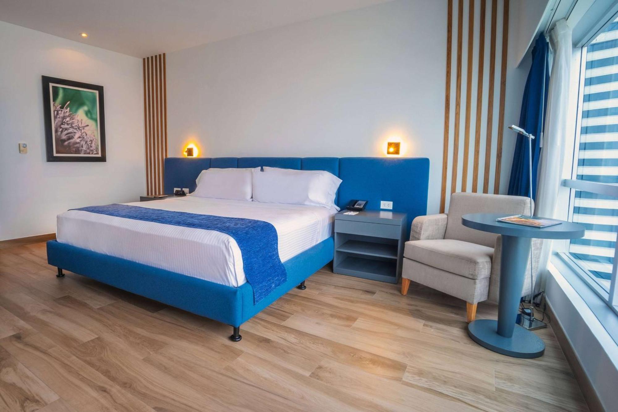 Готель Wyndham Guayaquil, Puerto Santa Ana Екстер'єр фото