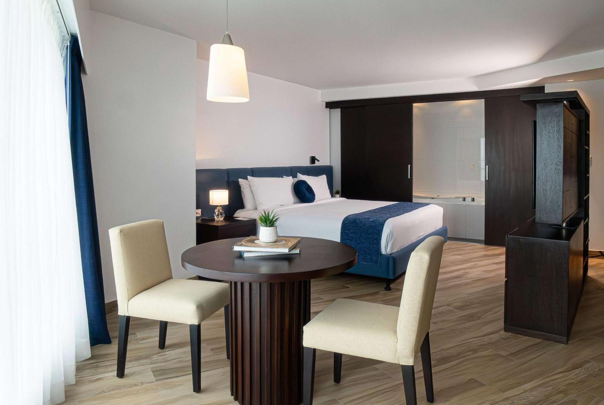 Готель Wyndham Guayaquil, Puerto Santa Ana Екстер'єр фото